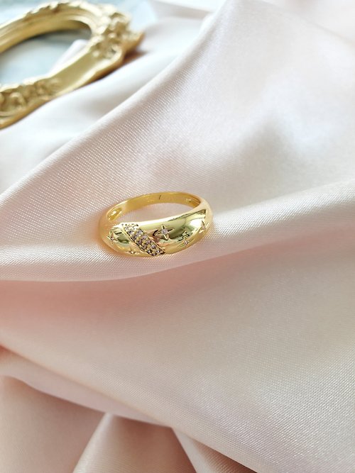 K Jewelry by Katerina 黃銅戒指 鍍14K金 ~ 星星戒指 ~ 鑲鑽戒指 ~ 圓弧戒指