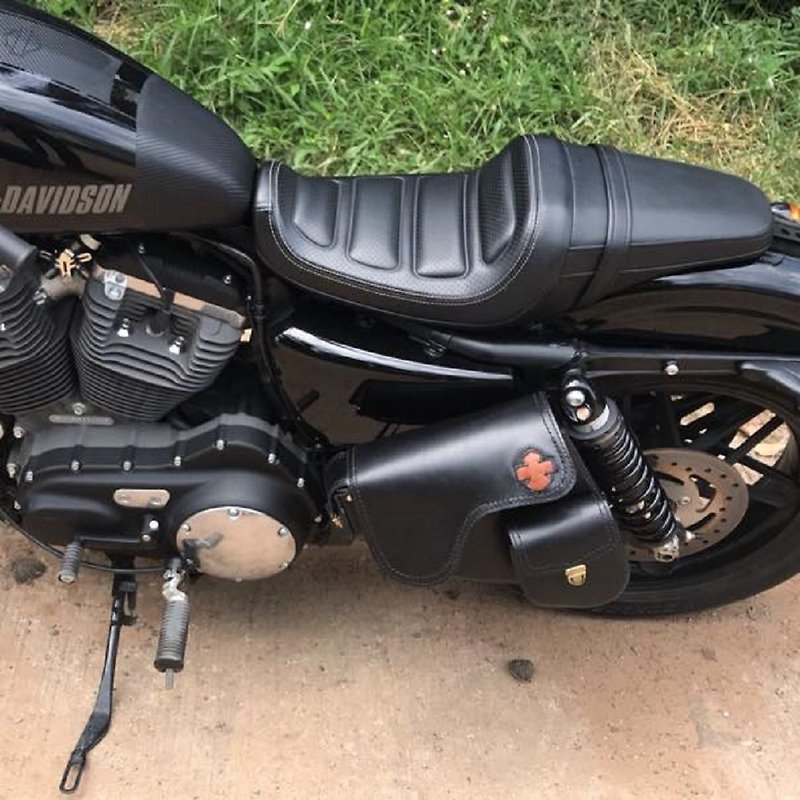 หนังแท้ กระเป๋าแมสเซนเจอร์ สีดำ - Harley-Davidson Motorcycle Saddle Bag for Sportster (Left Side) Genuine Leather