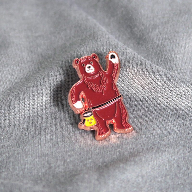 Beta Bear Enamel Pin – Gift for Climbers and Boulderers – 攀岩針 – 등반 クライミング - 徽章/別針 - 其他金屬 多色
