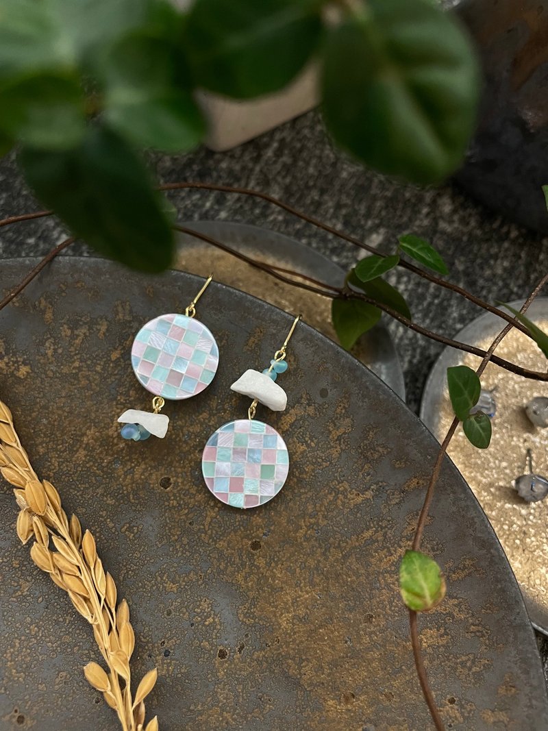 Stone-Vernal Equinox Mosaic Small Circle White Marble Handmade Earrings with Japanese Accessories - ต่างหู - หิน ขาว