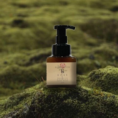 ESSENTIAL OIL ＆ AROMA GOODS エッセンシャルオイル（ヒノキ木