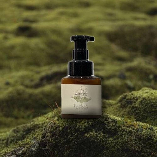 ESSENTIAL OIL ＆ AROMA GOODS エッセンシャルオイル（ヒノキ木