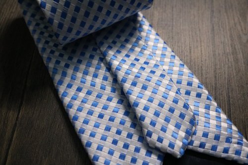 ブルーのチェックの色編みネクタイビジネスギフトボックスの