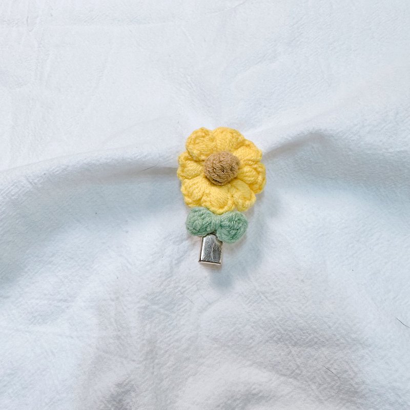 Sunflower hair clip/one-word clip/with storage box - Hair Accessories - Cotton & Hemp Multicolor