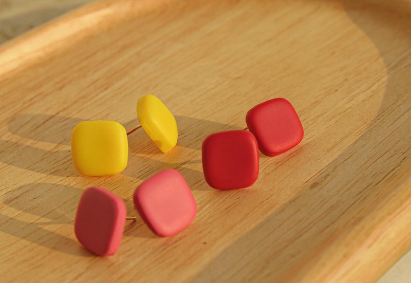 Polymer Clay Mini Candy Earrings - 耳環/耳夾/耳骨夾 - 其他材質 紅色