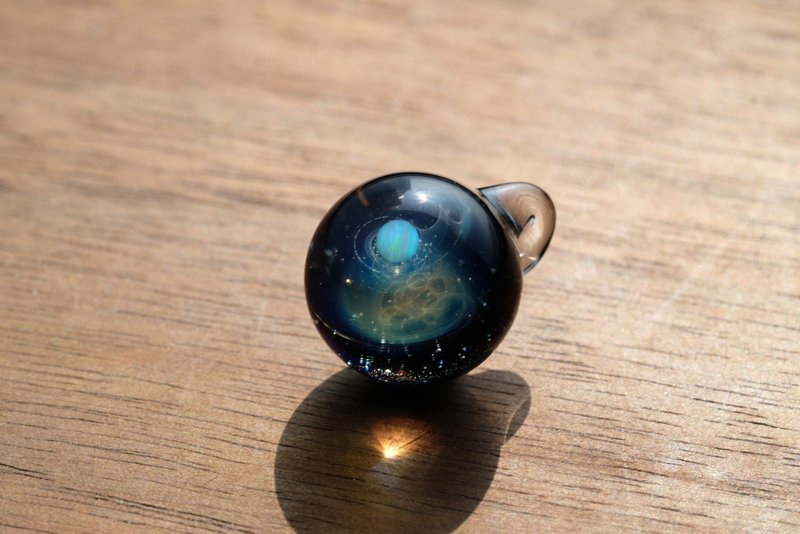 One-bite Galaxy 一口宇宙琉璃吊墜 18 - 項鍊 - 玻璃 黑色