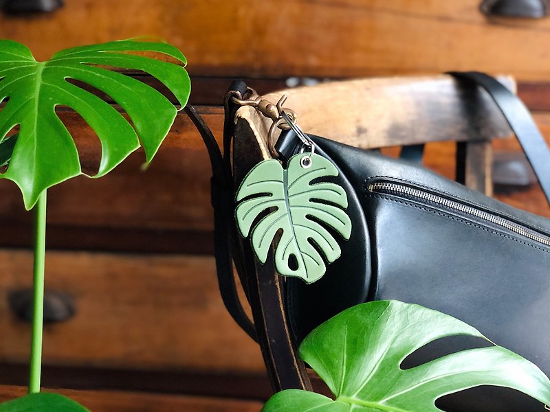Leather Key Chain - Plant Leaf MONSTERA ( Custom Letter ) - Plants - Genuine Leather Green