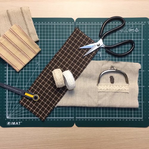 iMAT 愛桌墊 【多功能摺疊墊】iMAT翻轉切割墊1.0 無毒 文青綠 卡片手作DIY