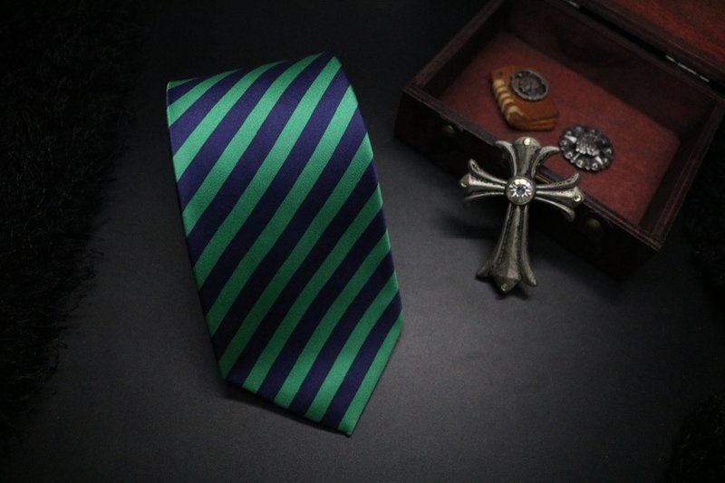 綠色條紋真絲領帶/商務型男necktie - 領帶/領帶夾 - 絲．絹 綠色