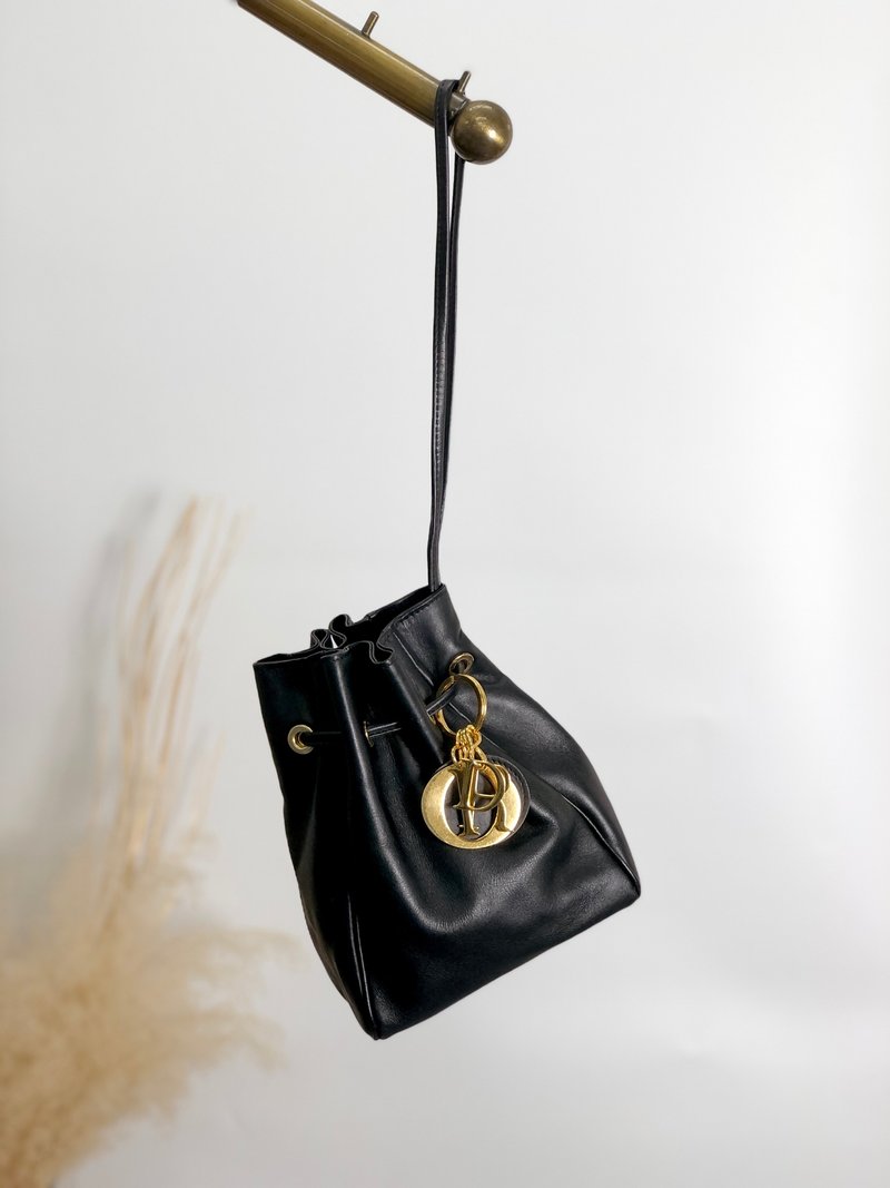 【 日本直送　名牌中古包 】Christian Dior クリスチャン ディオール ハンドバッグ ブラック チャーム レザー ミニバッグ 巾着 vpeaup - 手提包/手提袋 - 真皮 黑色