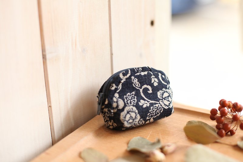 【Good day hand-made】 Japanese-style floral fabric purse - กระเป๋าใส่เหรียญ - ผ้าฝ้าย/ผ้าลินิน สีน้ำเงิน