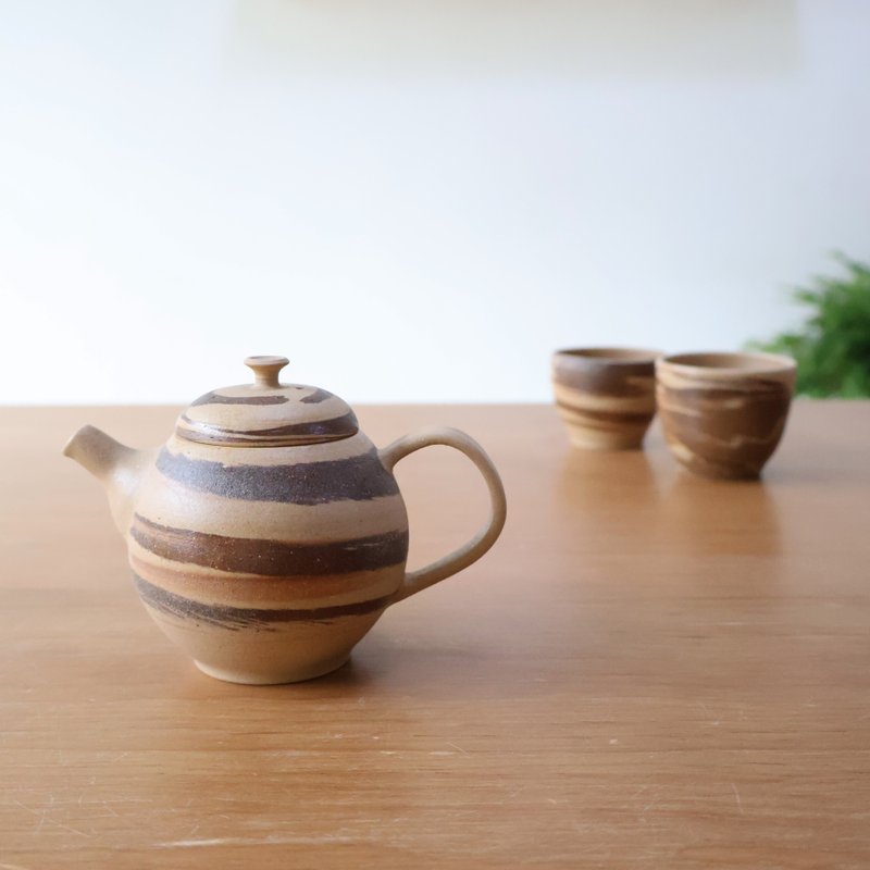 耳朵餅乾 手工陶高帽茶壺 - 茶壺/茶杯/茶具 - 陶 咖啡色