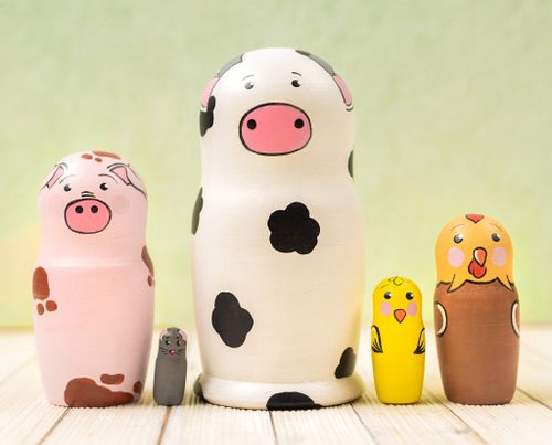 Farm animal nesting store dolls