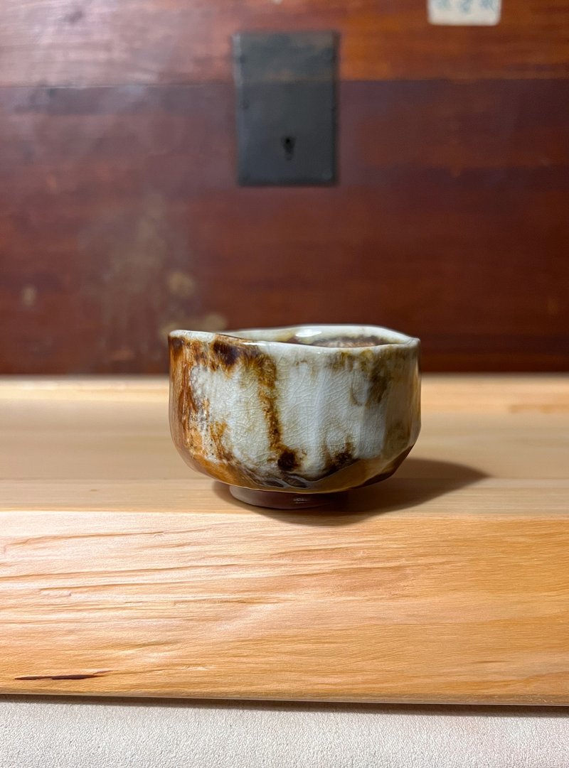 Heavy falling ash and ground mud wood beaker / tea set / small ordinary handmade - ถ้วย - ดินเผา 