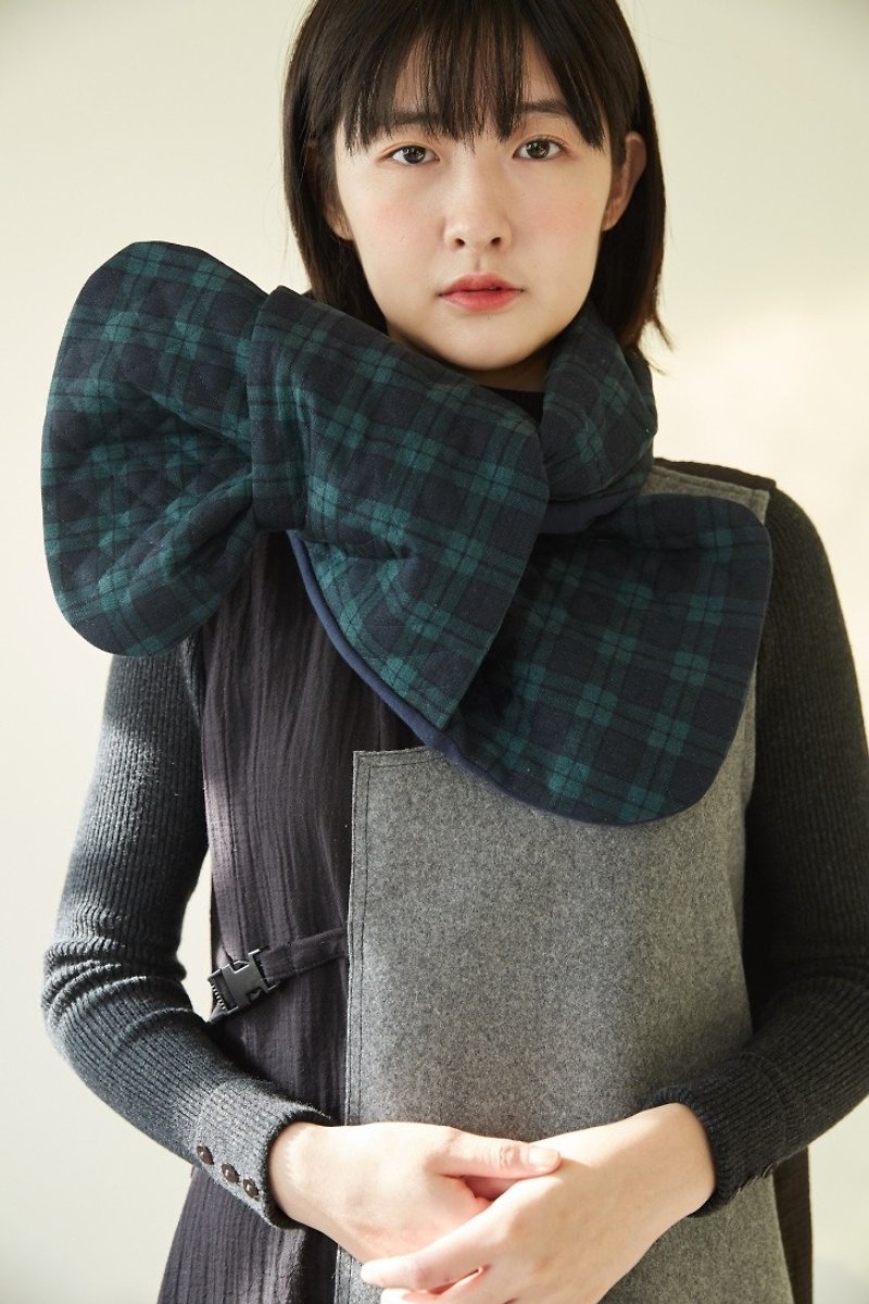 Green plaid English double sided can use the bow scarf left last - Other - Cotton & Hemp Green
