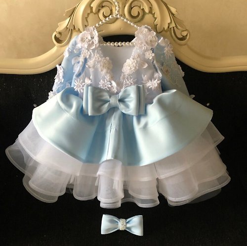 V.I.Angel Blue and white dress with 3d flowers and bow clip for hear. Party dress for girl