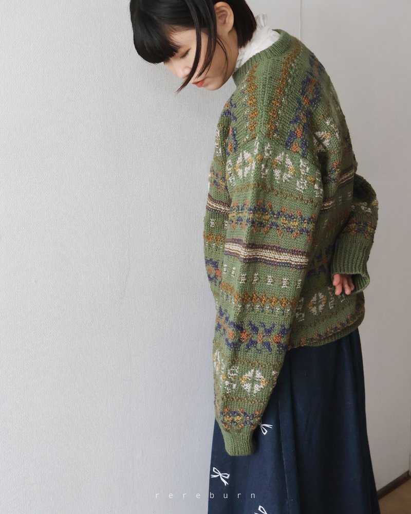 Winter retro neutral Japanese geometric knitted loose green thick wool vintage sweater - สเวตเตอร์ผู้หญิง - ขนแกะ สีเขียว