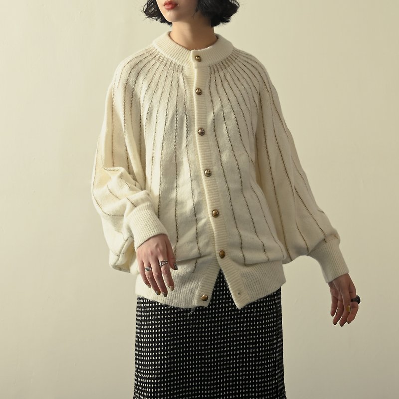 【NaSuBi Vintage】Glitter radiant blend wide-sleeved cardigan vintage sweater - Women's Sweaters - Wool White
