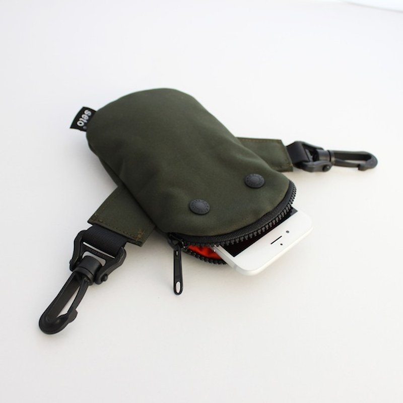 The creature iPhone case　small bag　Mame-sagari　khaki - เคส/ซองมือถือ - เส้นใยสังเคราะห์ สีเขียว