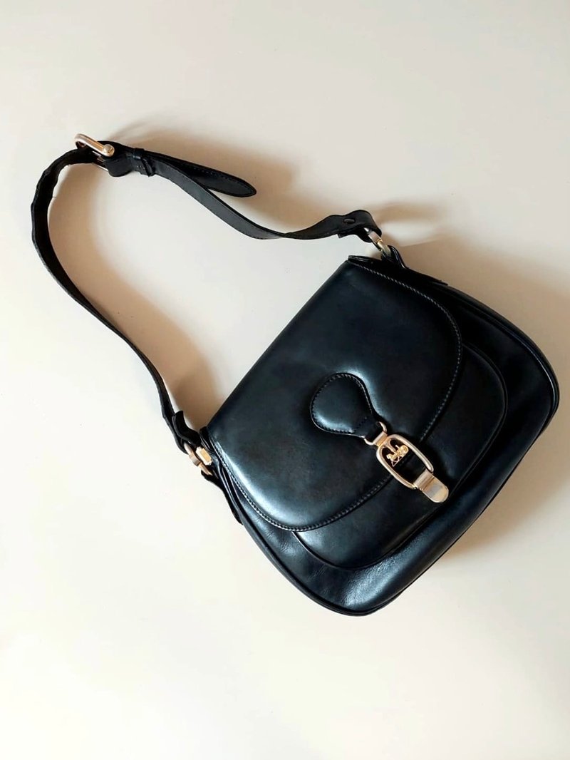 LA LUNE-Rare second-hand Celine carriage gold buckle black leather shoulder side armpit bag handbag - กระเป๋าแมสเซนเจอร์ - หนังแท้ สีดำ