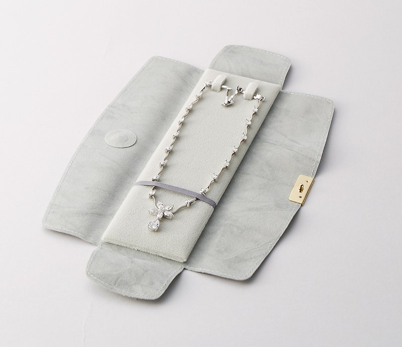 Necklace bag, portable type, classic jewelry box, imported from Japan - กล่องเก็บของ - ผ้าฝ้าย/ผ้าลินิน 
