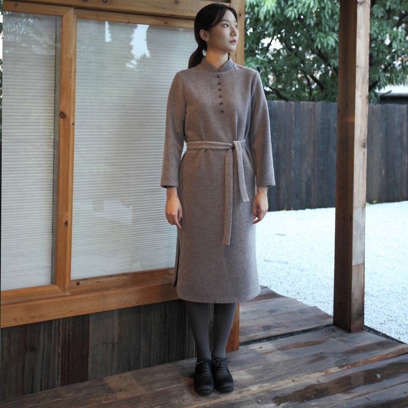 出口俄羅斯舒適毛呢料復古旗袍型連衣裙 洋裝 可機洗 D200940 - 洋裝/連身裙 - 其他材質 紫色