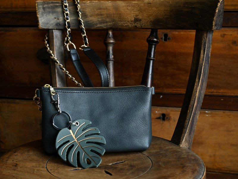 iPhone17 Pro Max 牛革チェーンバッグ/財布/スマホケース (英字刻印/ギフトボックス包装) - スマホケース・カバー - 革 ブラック