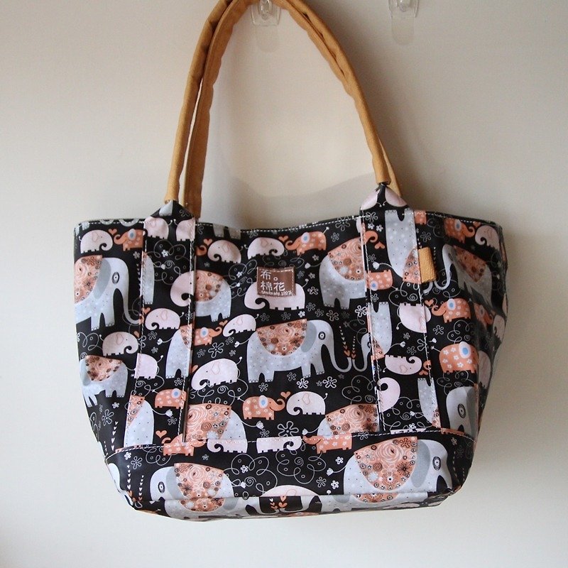 Cotton Fabric: Tote bag, Shoulder bag,  Waterproof materials, brown elephant - กระเป๋าถือ - วัสดุกันนำ้ สีนำ้ตาล