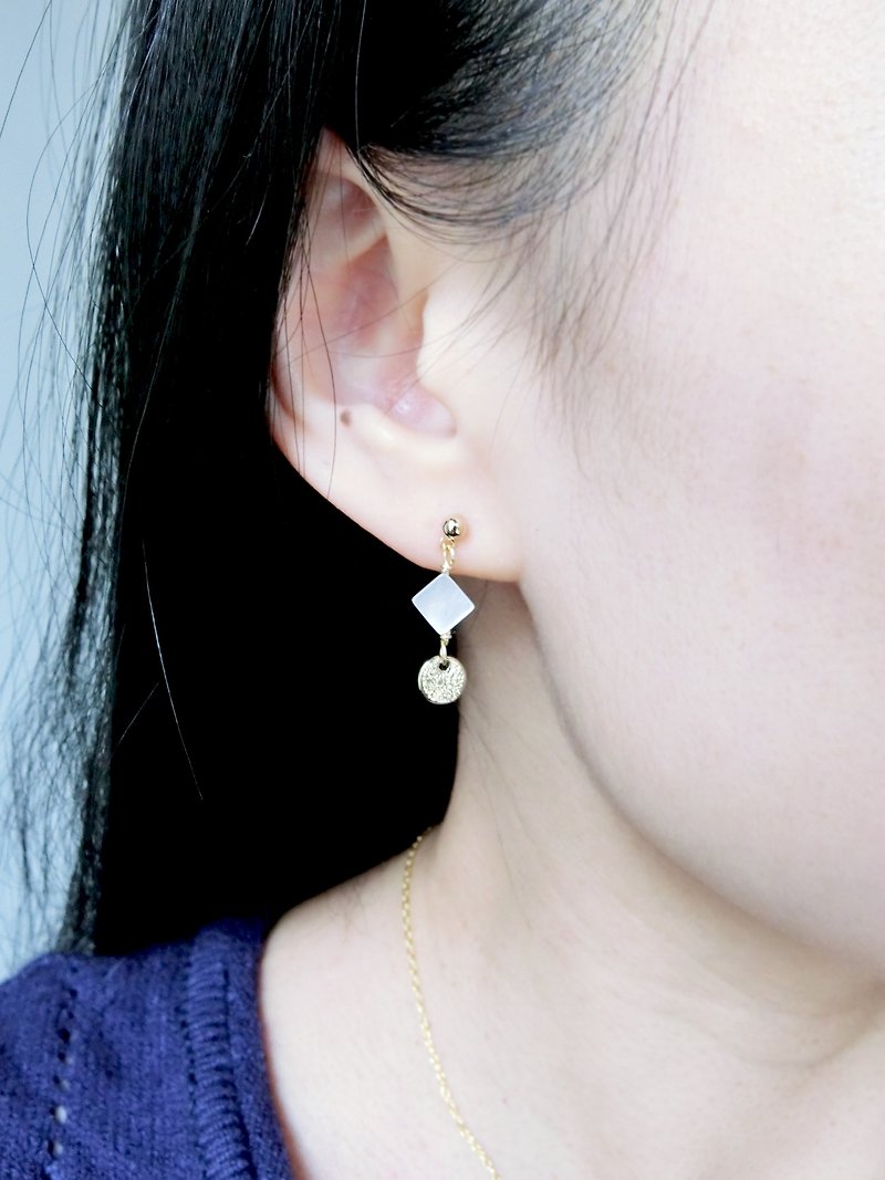 Geometrical round little card earrings - Earrings & Clip-ons - Gemstone Gold