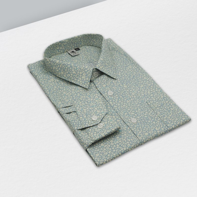 Small leopard print light blue shirt-spring blue is low-key and tasteful leopard print - Men's Shirts - Cotton & Hemp Blue