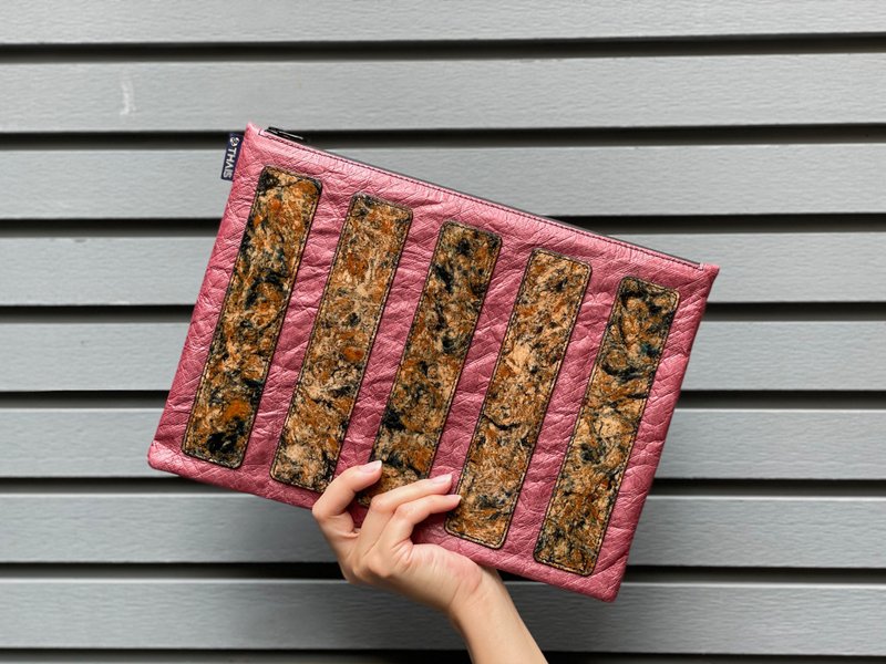 Tyvek clutch with recycled leather - RED ROCK/BROWN - 手拿包 - 環保材質 紅色
