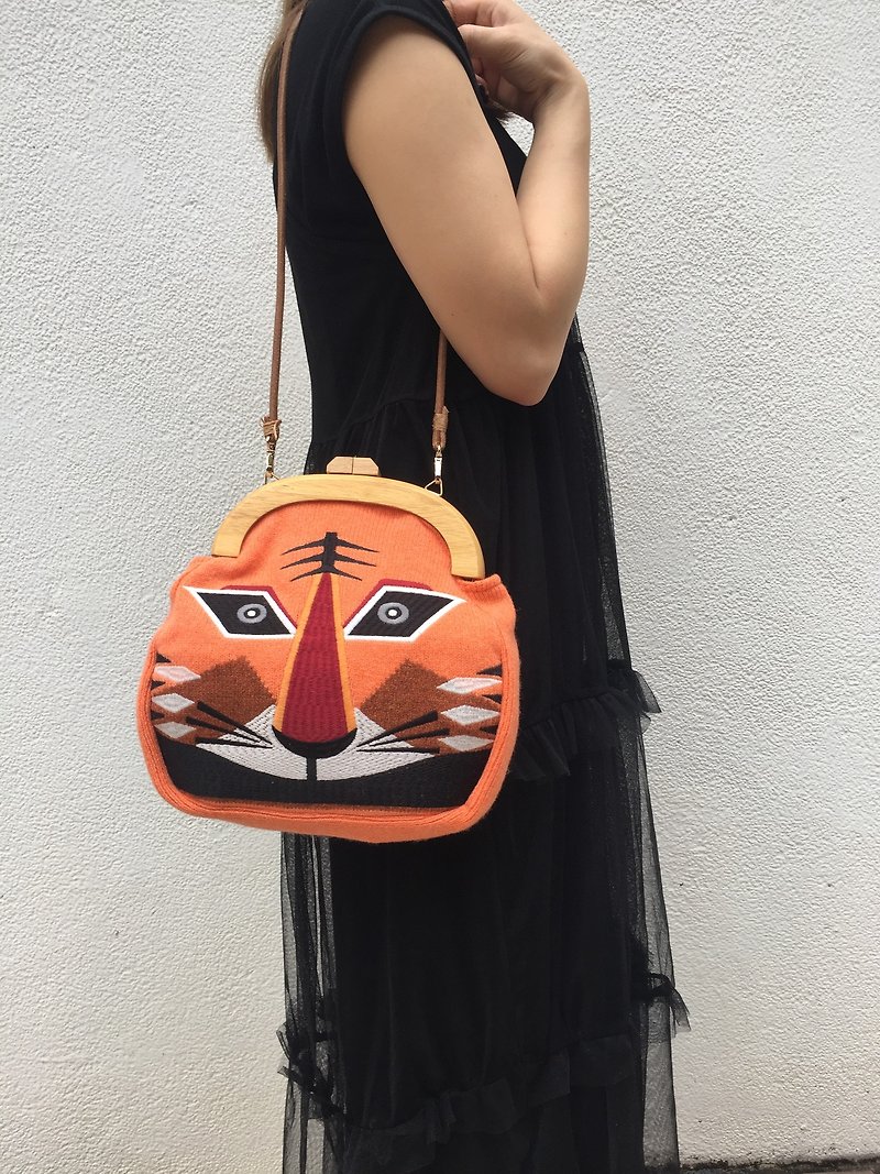 Tiger wooden accessories cross body bag - Messenger Bags & Sling Bags - Wool 