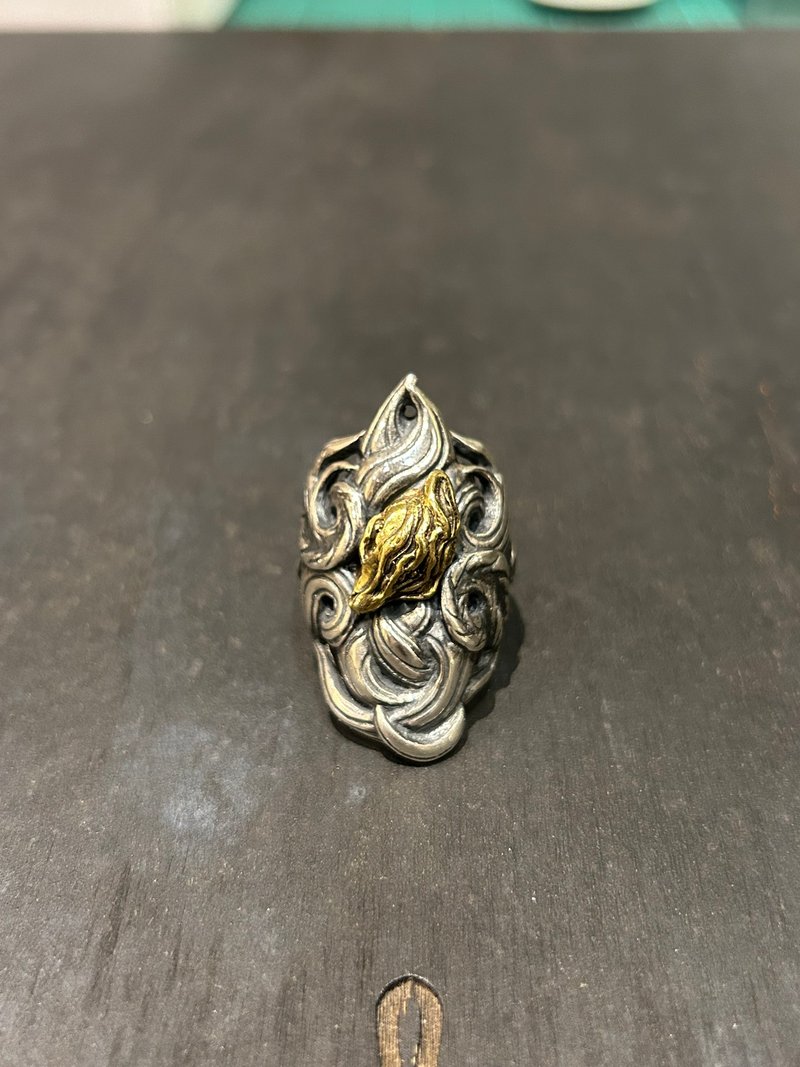 Nine tails pure silver ring - แหวนทั่วไป - เงินแท้ สีเงิน