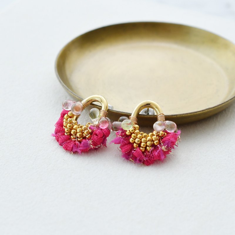 イヤリング/Oval tassel pierced earring /Small Pink - 耳環/耳夾/耳骨夾 - 棉．麻 粉紅色
