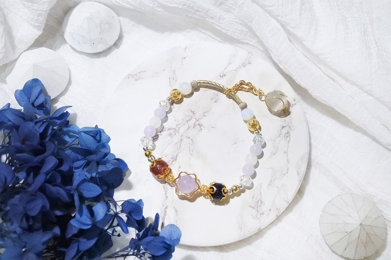 Dreaming in Versailles – Natural crystal bracelet - สร้อยข้อมือ - คริสตัล สีม่วง