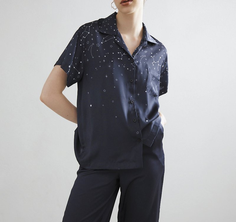 PJ SHIRT Silk Navy Zodiac with Asymmetric Hem - 恤衫 - 其他材質 藍色