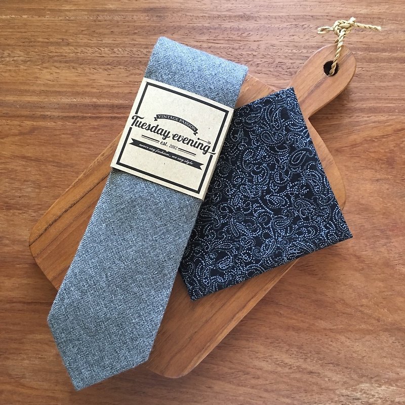 Grey Wool Tie Set (Black Pocket) - เนคไท/ที่หนีบเนคไท - ผ้าฝ้าย/ผ้าลินิน สีเทา