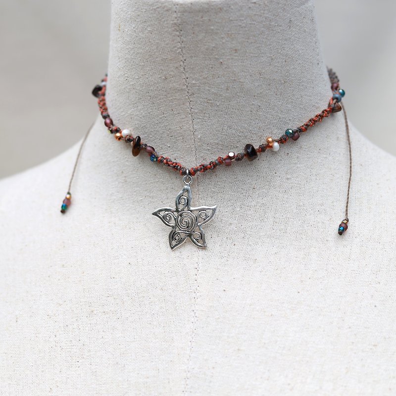Bohemian style star brown orange tone woven waxed cord choker necklace - สร้อยคอ - งานปัก สีนำ้ตาล