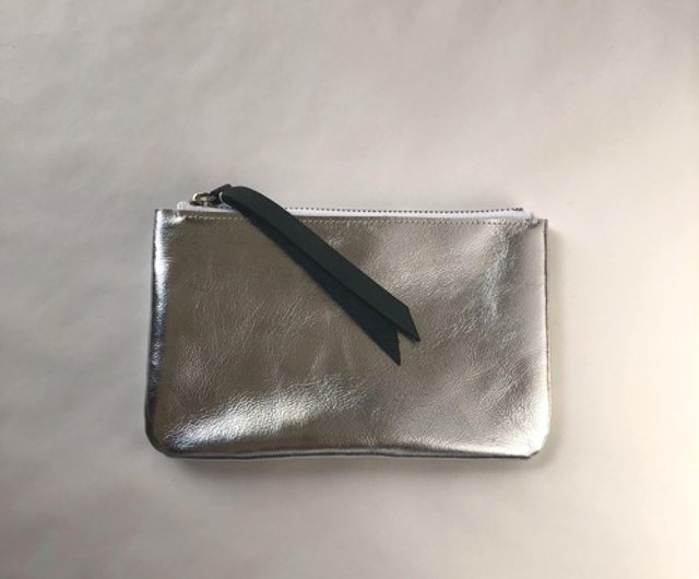 シンプルでスリムなお財布 中は簡単な仕切り付き長財布 引手が長くて開けやすい Simple Wallet ショップ Hotti Works 財布 Pinkoi