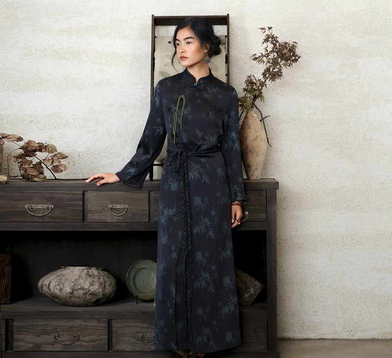 【Qingchuan Dream】New Chinese Retro Tibetan Style Bamboo Leaf Stand Collar Dress - ชุดเดรส - วัสดุอื่นๆ สีน้ำเงิน
