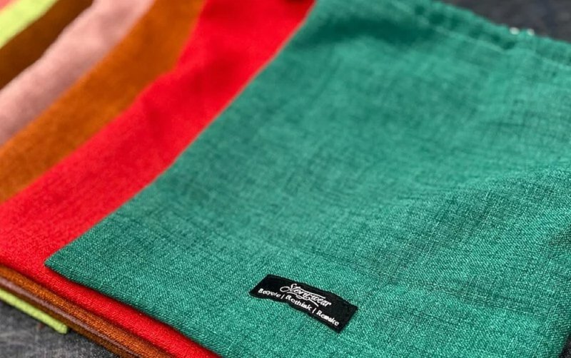 Handmade linen pouches - กระเป๋าเครื่องสำอาง - ผ้าฝ้าย/ผ้าลินิน 