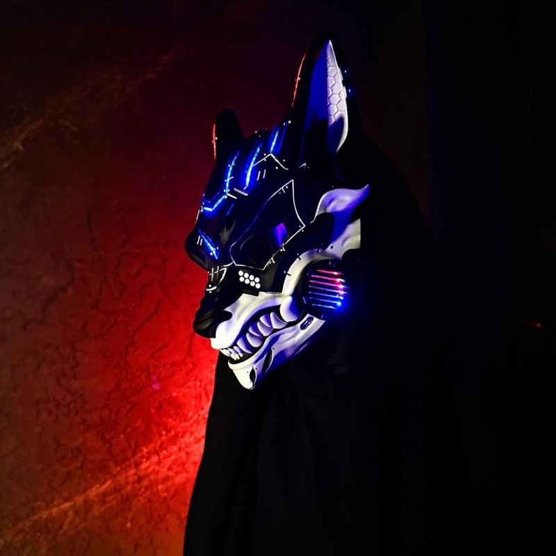 Cyberpunk Kitsune mask Black&White with Smart RGB lights, Futuristic Fox Mask - 口罩/口罩收納套 - 樹脂 黑色