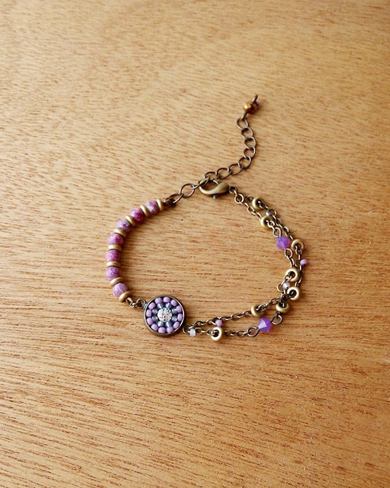 Macaron (blackcurrant purple). Asymmetric multilevel bracelet. Small tiles. Mosaic. Collage - สร้อยข้อมือ - เครื่องเพชรพลอย สีม่วง