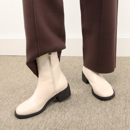 SPUR 【秋冬新時尚】SPUR –Bruno Minimal Middle Boots QA8036 Ivory