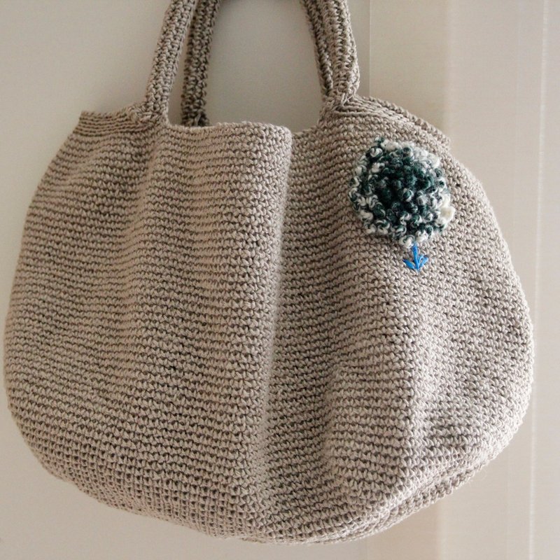 knit: Shoulder bag,  Wool knit bag, Cotton and linen, flax color - กระเป๋าถือ - วัสดุอื่นๆ สีกากี