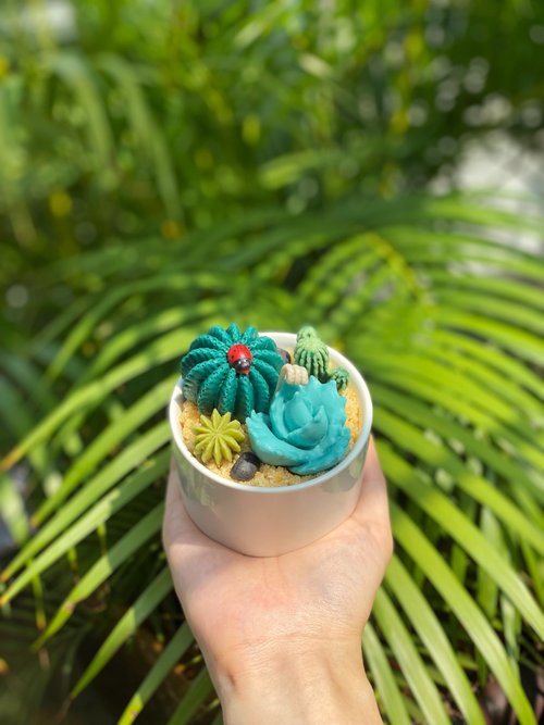 多肉植物の鉢植えキャンドル|手作りのサボテンの香りのキャンドル - ショップ sparkcandles キャンドル・燭台 - Pinkoi