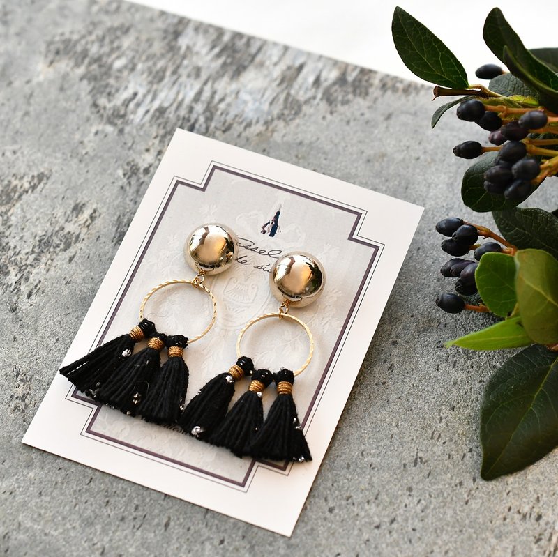 イヤリング/Gold dome tassel earrings/Night sky - 耳環/耳夾/耳骨夾 - 繡線 黑色
