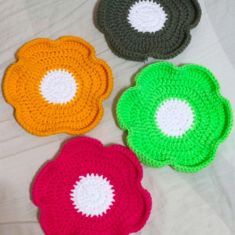 【Wool Knitting】Finished Product‧Three-dimensional Flower Coaster Shooting Props Birthday Gift - Coasters - Cotton & Hemp Multicolor