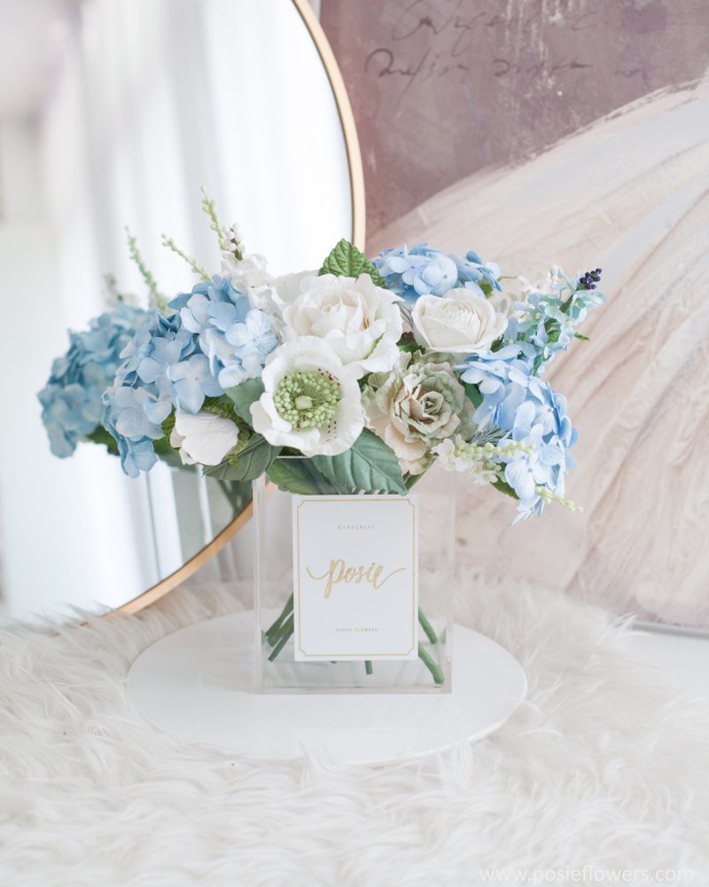 WHITE AND LIGHT BLUE |  Paris vase for Home Decoration - 擺飾/家飾品 - 紙 白色