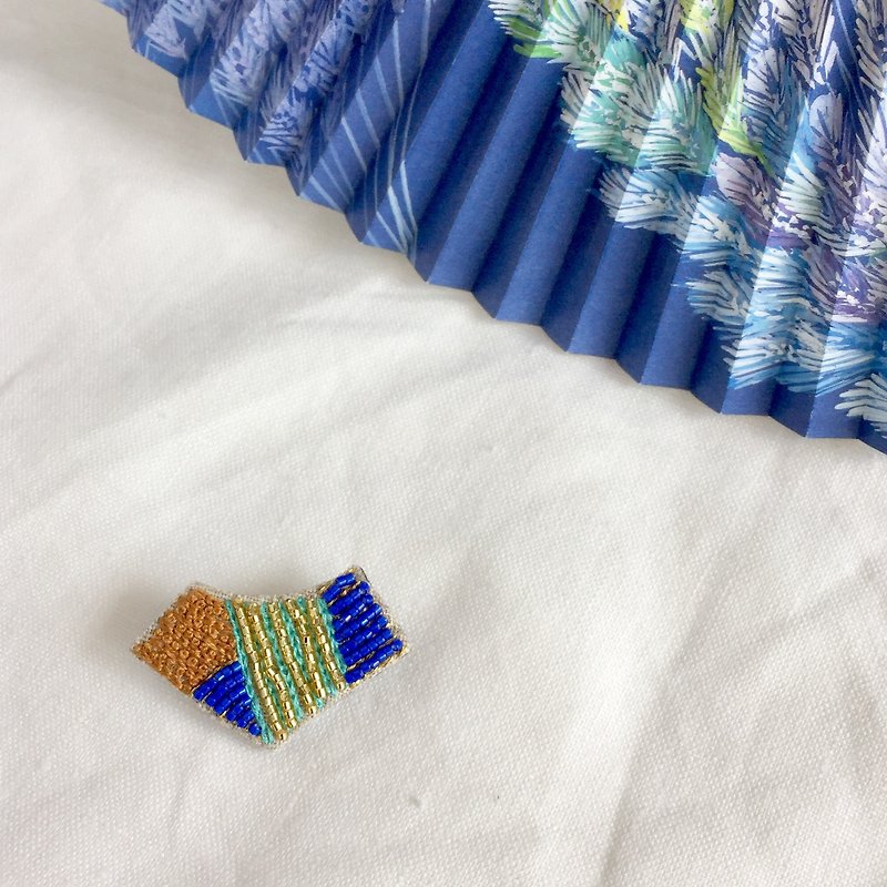 Brooch Conner - YUI - Blue - Brooches - Glass Multicolor